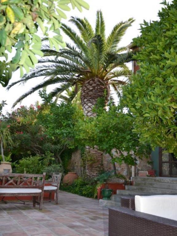 Casa Montes Panzió Salses-le-Chateau Kültér fotó